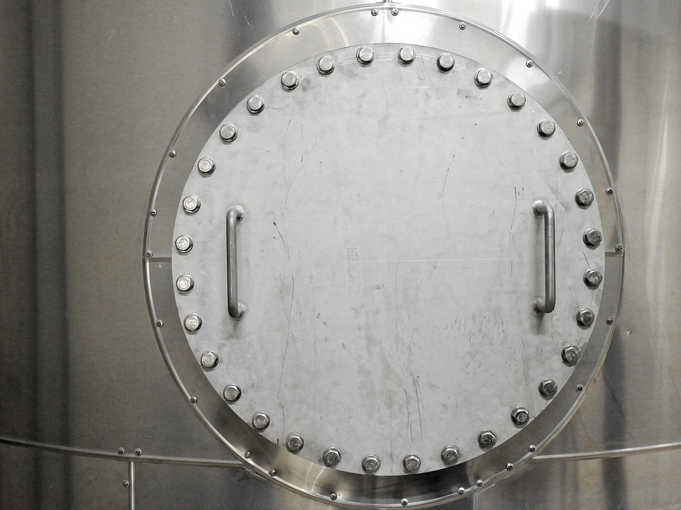 Keep It Dry: Understanding Tank Lid Condensation and How to Prevent It